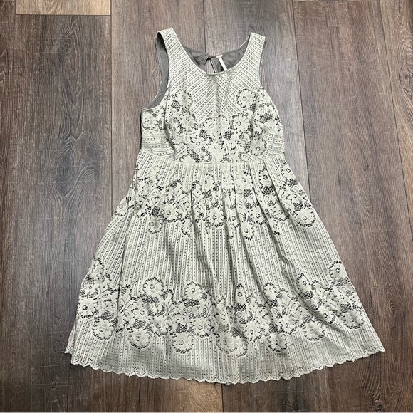 Free People Dresses & Skirts - Free People Dress Women Rocco Gray Lace Keyhole Back Fit Flare Sleeveless Boho